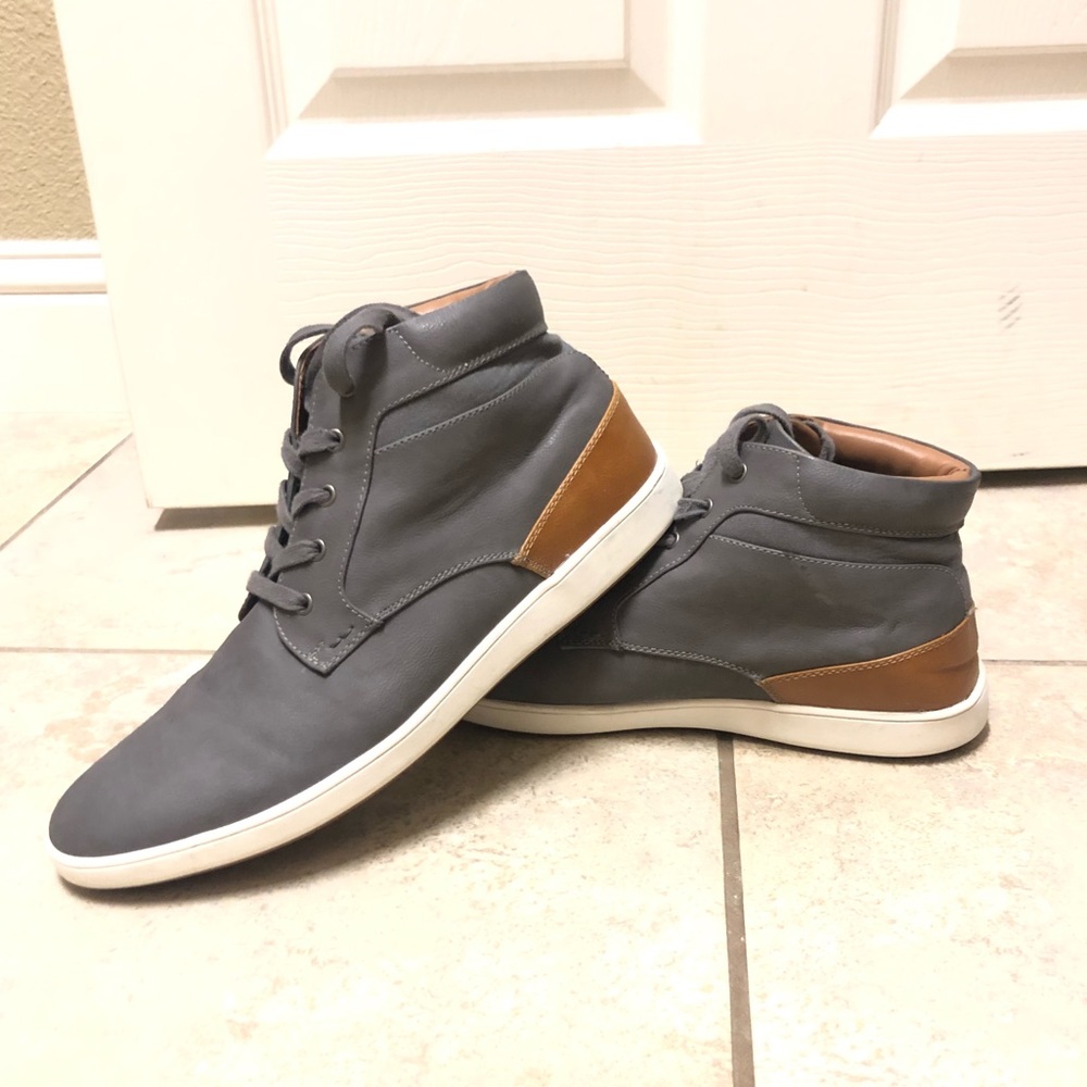 Steve Madden, size 11 chukka boots